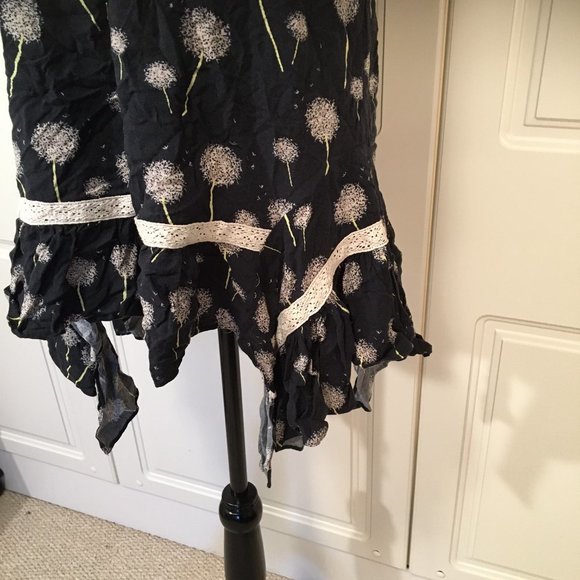 Mod Cloth Sleeveless Longer Length Babydoll Top Dandelion Print Women's medium - Picture 2 of 9